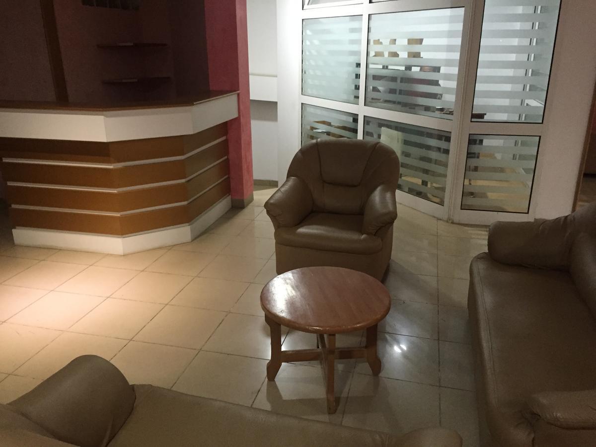 White Palace Hotel Antananarivo Bagian luar foto