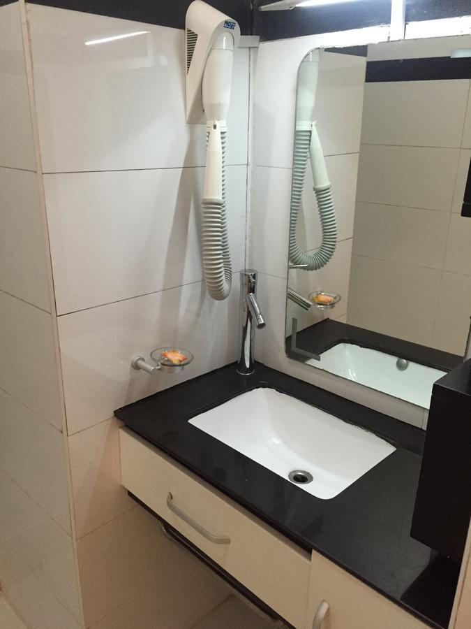 White Palace Hotel Antananarivo Bagian luar foto